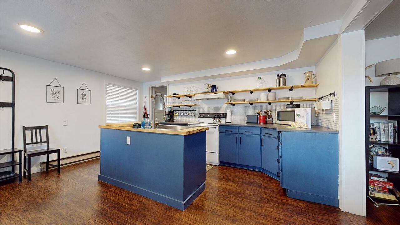 Photo of Kitchen in West Yellowstone