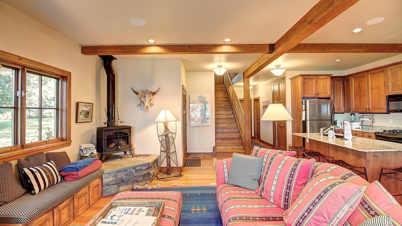 Photo of Livingroom in Northwest Montana - Glacier National Park