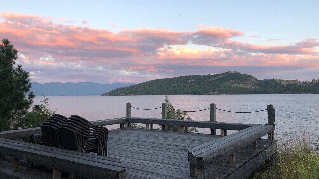 Photo of Patio Balcony in Northwest Montana - Glacier National Park