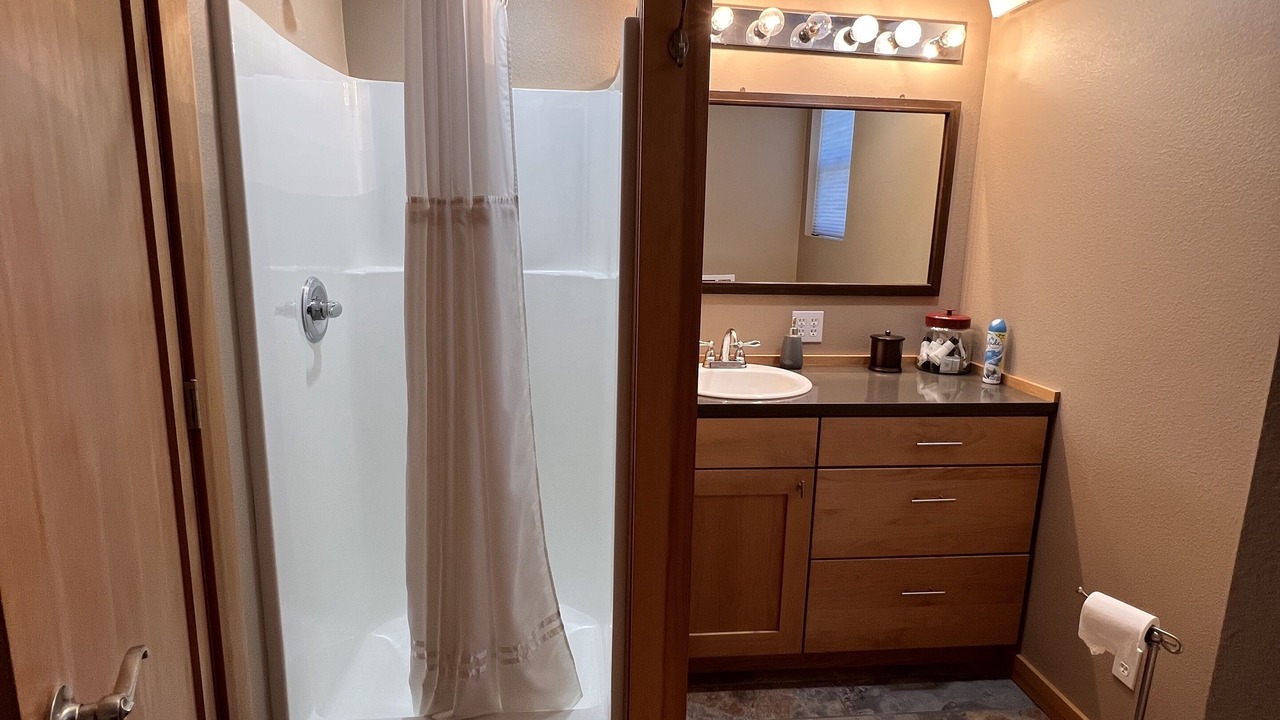 Photo of Bathroom in Hill County