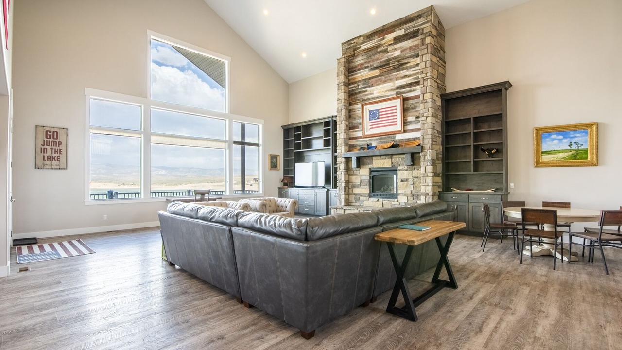 Photo of Livingroom in Levan
