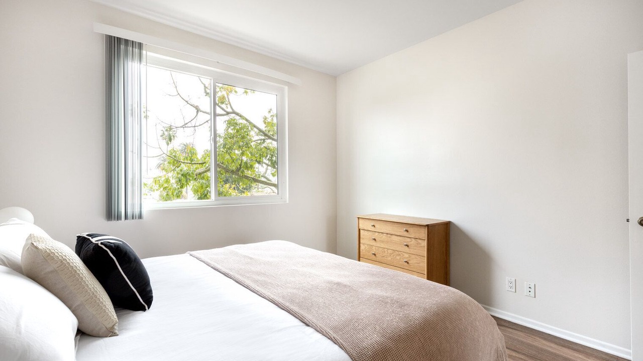 Photo of Bedroom in Beverly Grove