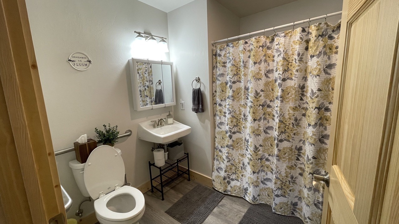 Photo of Bathroom in Gardiner