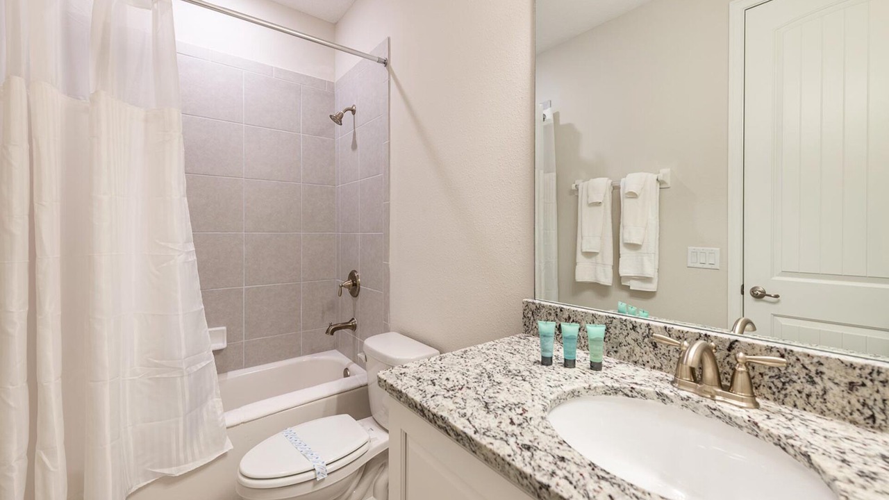 Photo of Bathroom in Bay Lake