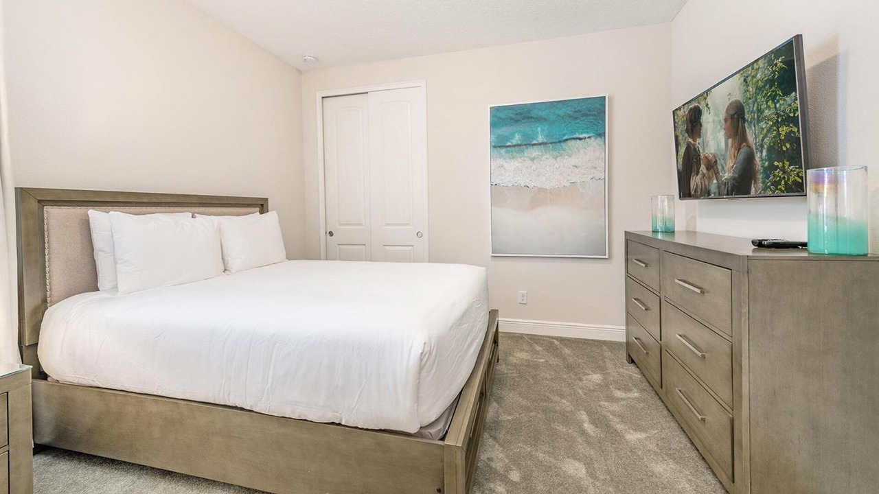 Photo of Bedroom in Bay Lake