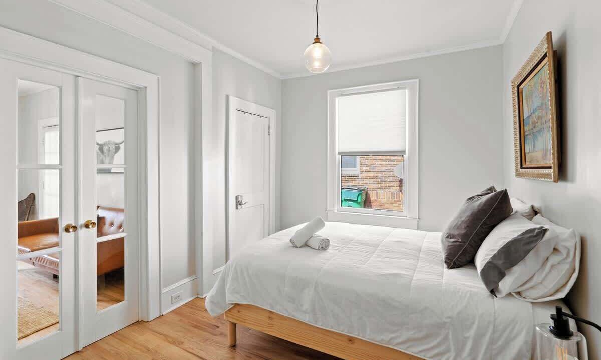 Photo of Bedroom in Plaza Midwood