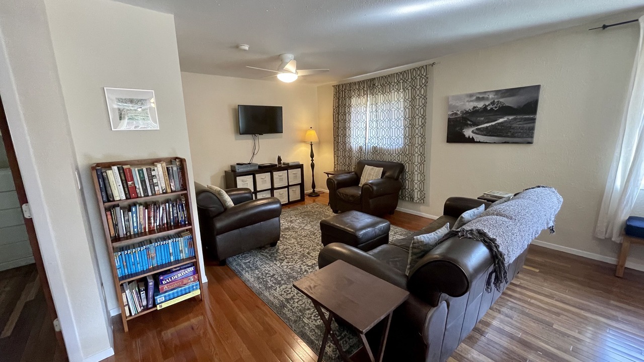 Photo of Bedroom in Gardiner