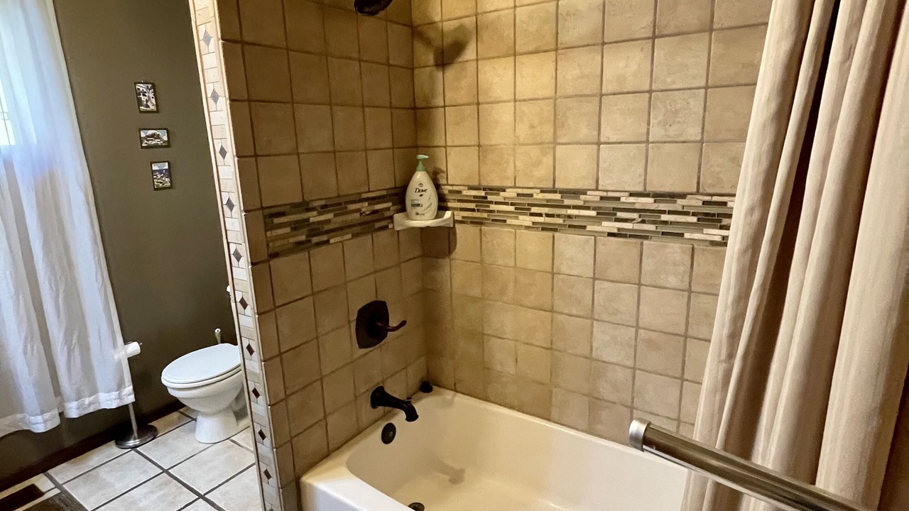 Photo of Bathroom in Gardiner