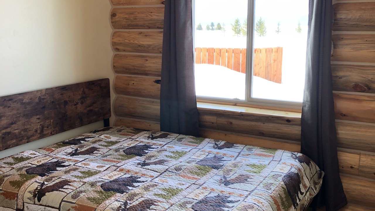 Photo of Bedroom in Island Park