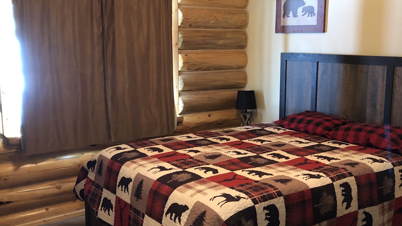 Photo of Bedroom in Island Park