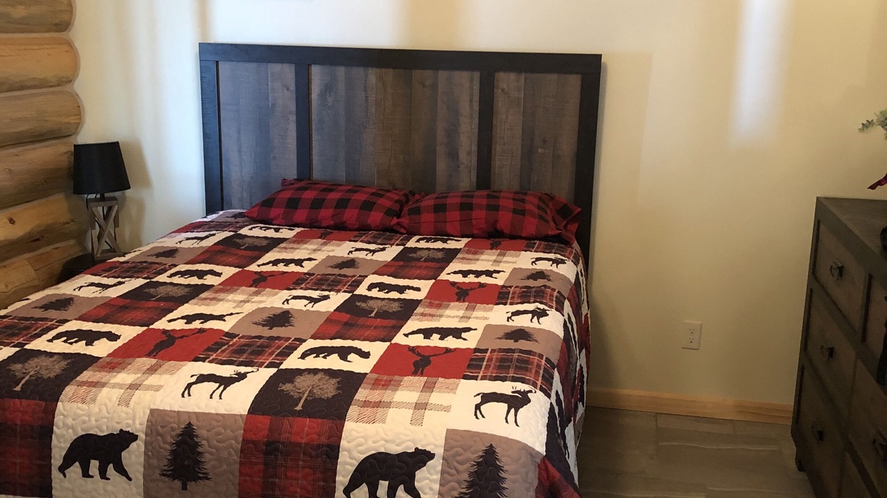 Photo of Bedroom in Island Park