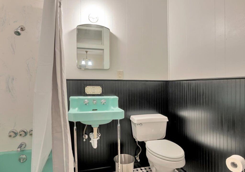Photo of Bathroom in Hemphill