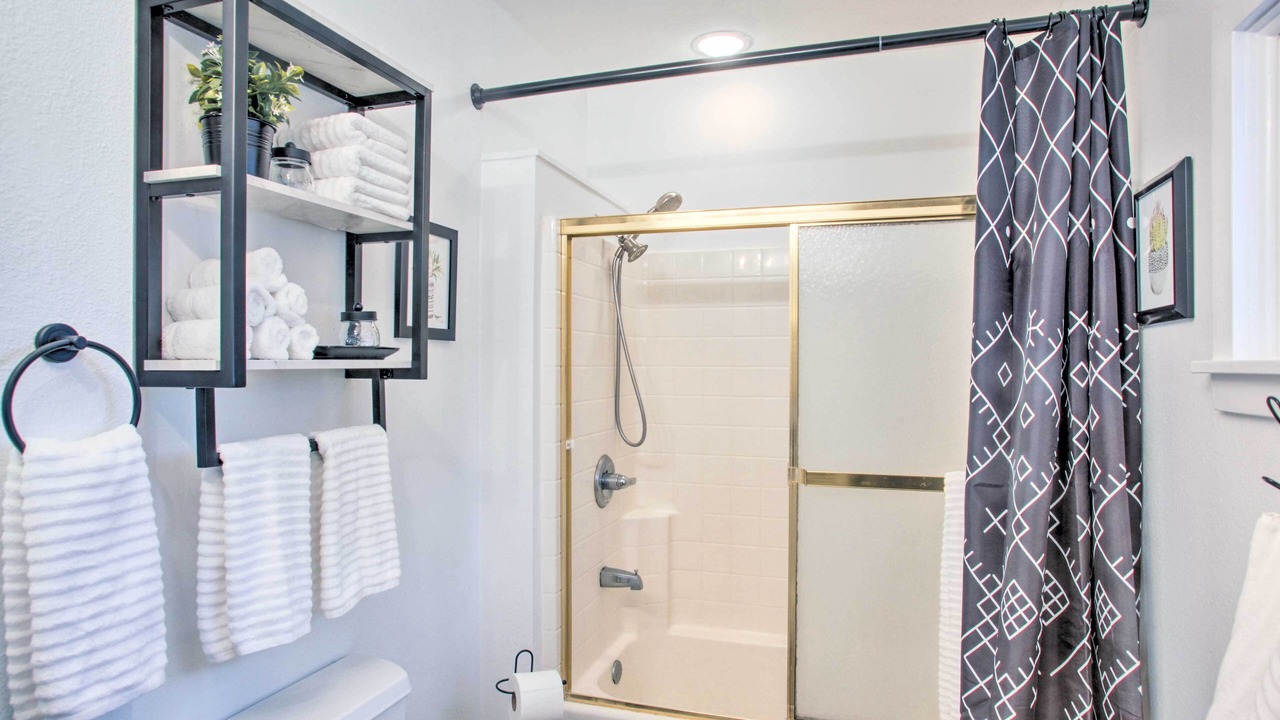 Photo of Bathroom in Garden District