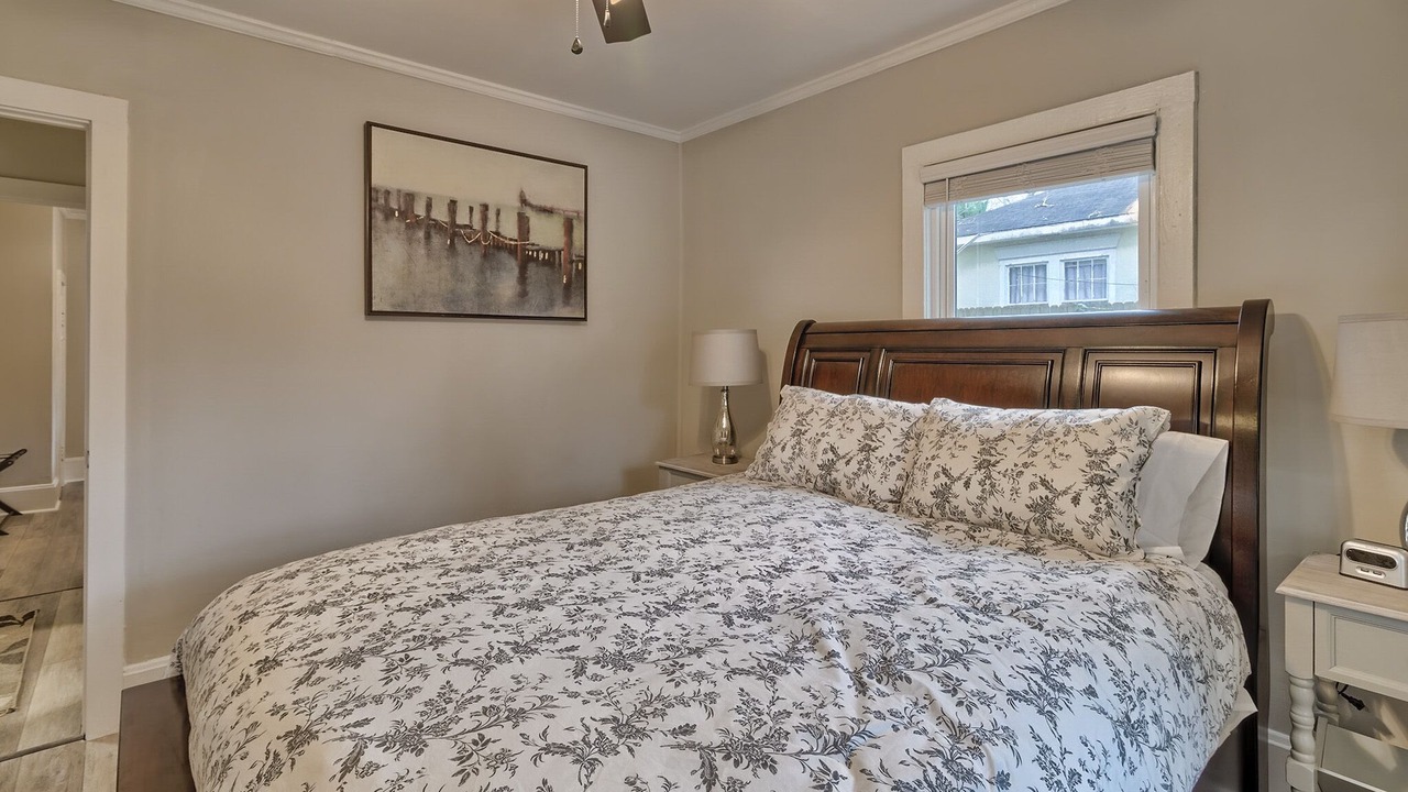 Photo of Bedroom in Rosewood