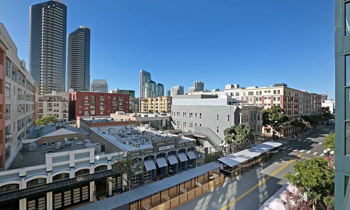 Photo of Others in Gaslamp Quarter
