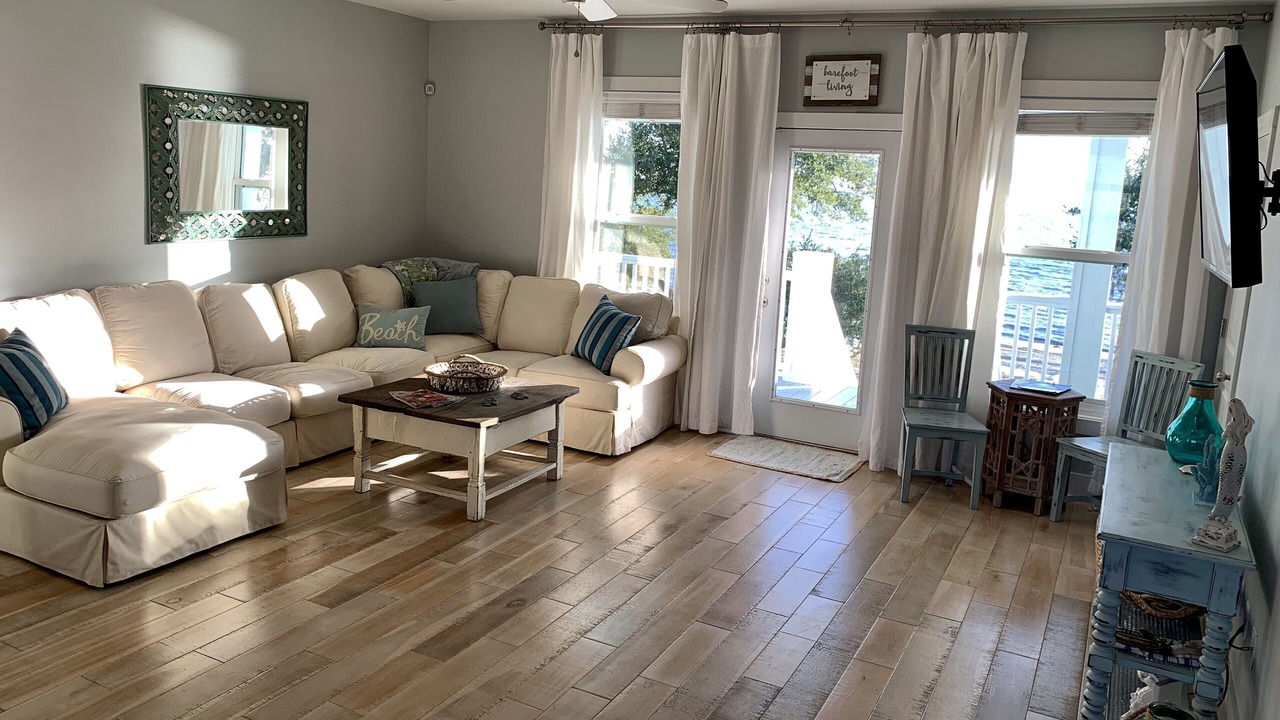 Photo of Livingroom in Ocean Springs