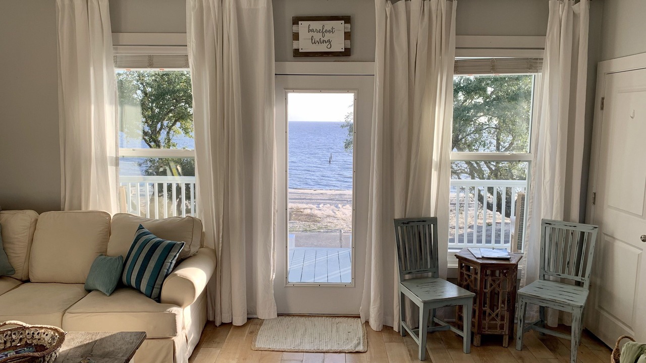 Photo of Livingroom in Ocean Springs