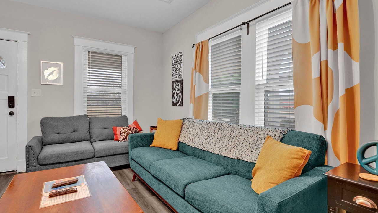 Photo of Livingroom in East Memphis