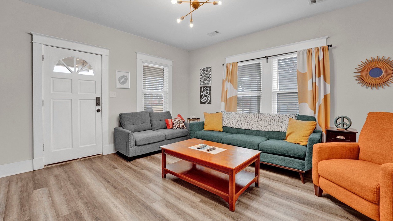 Photo of Livingroom in East Memphis