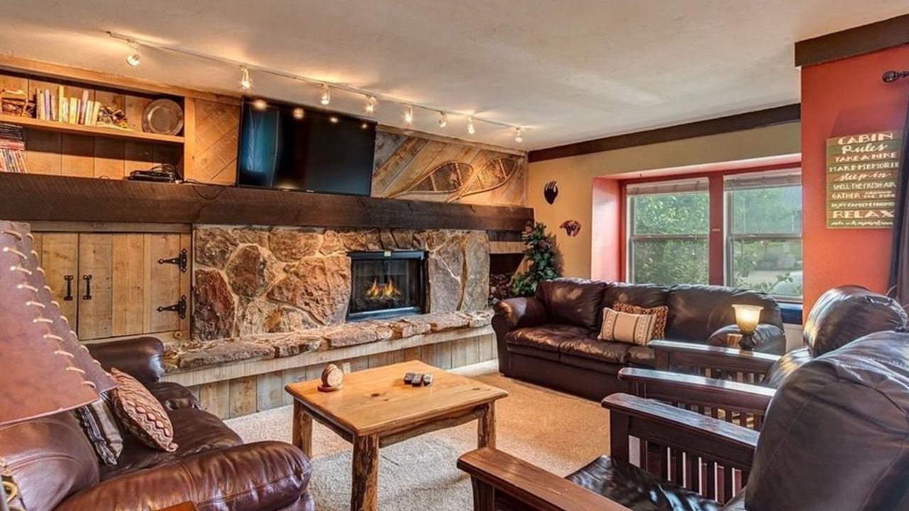 Photo of Livingroom in Historic District