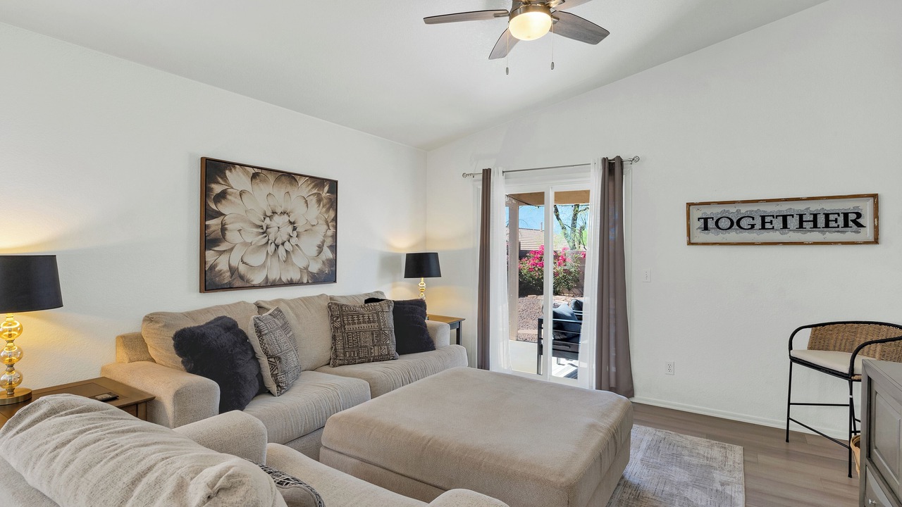 Photo of Livingroom in Dove Mountain