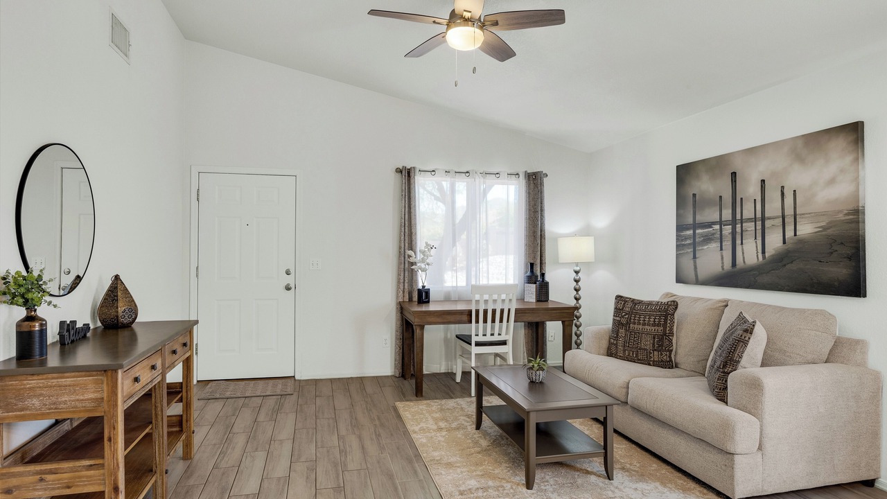 Photo of Livingroom in Dove Mountain