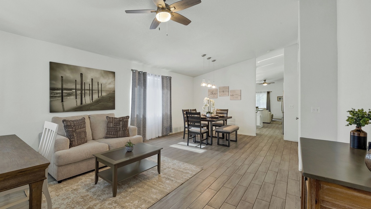 Photo of Livingroom in Dove Mountain