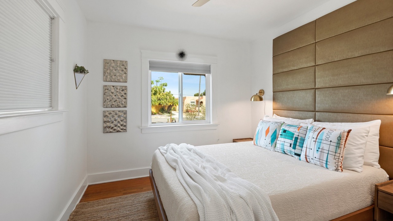 Photo of Bedroom in Altadena