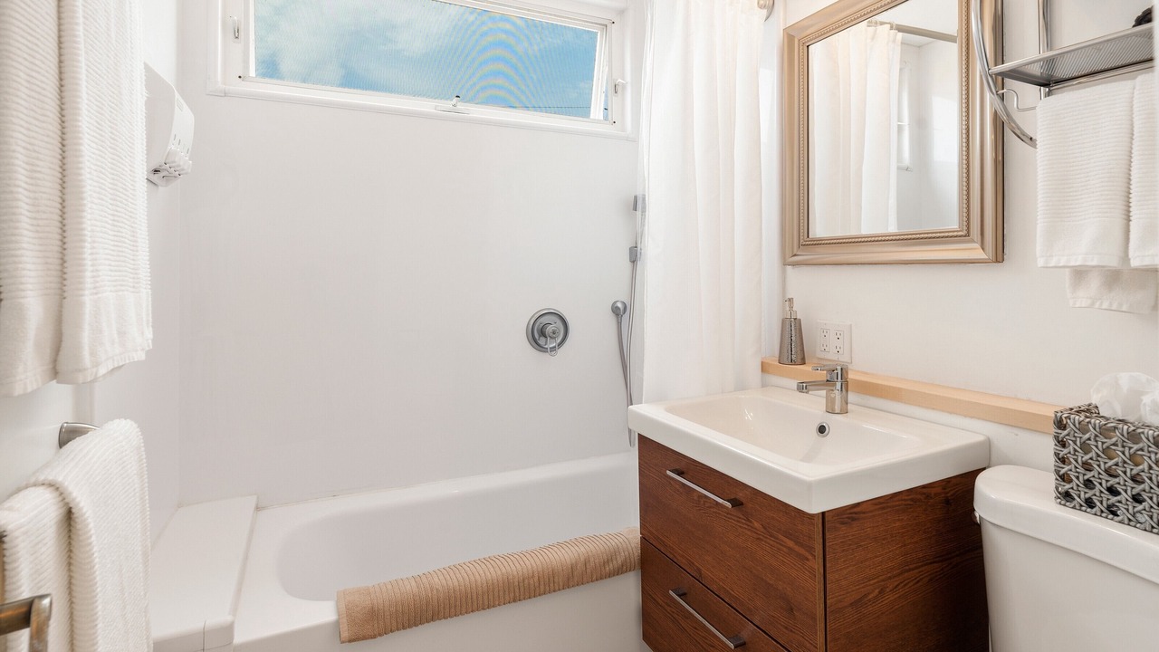 Photo of Bathroom in Altadena