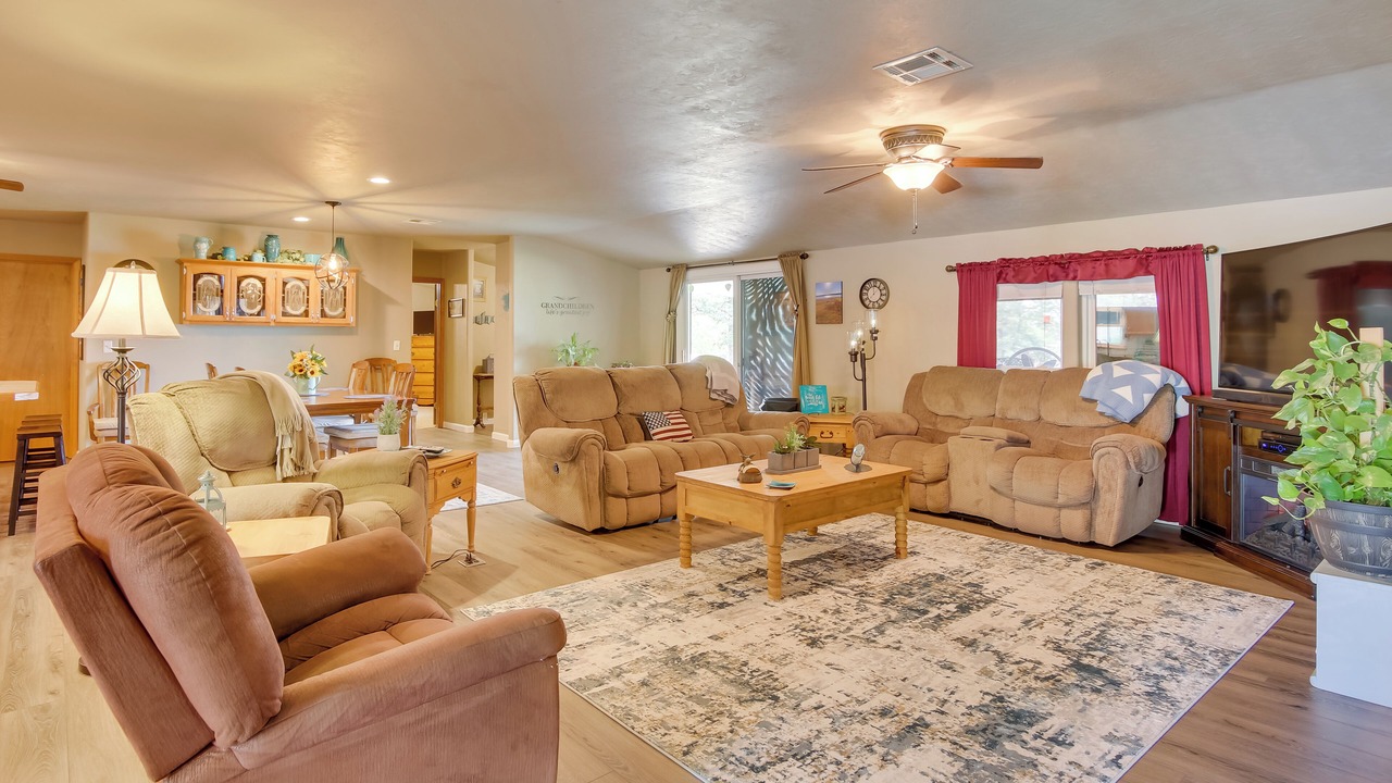 Photo of Livingroom in Eufaula
