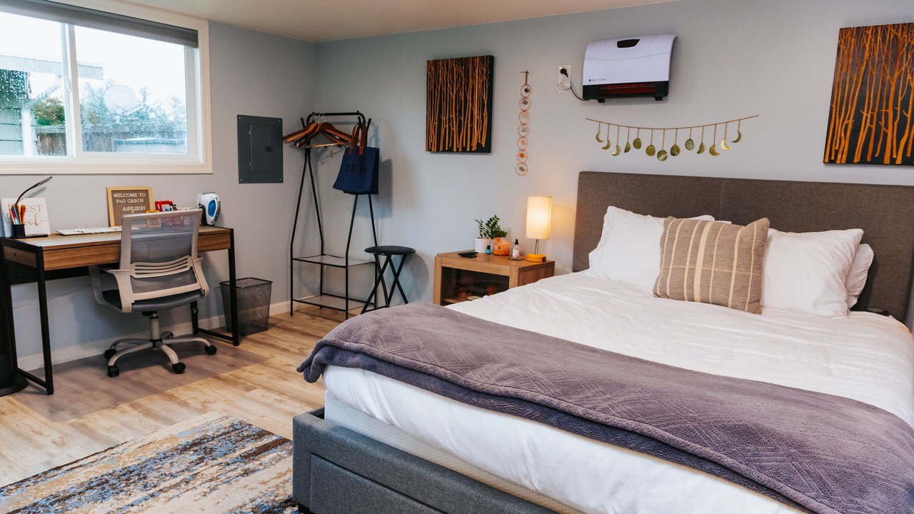 Photo of Bedroom in East Lake Hills