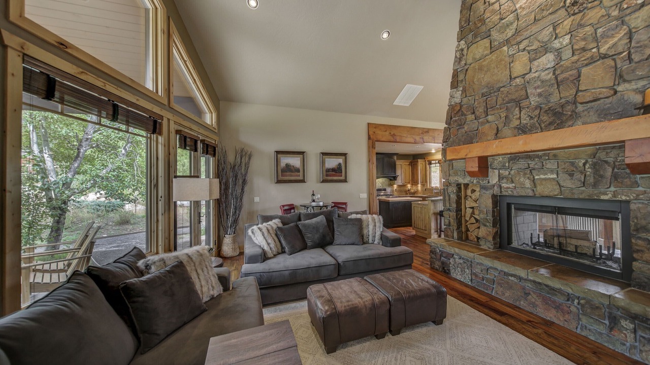 Photo of Livingroom in Tamarack