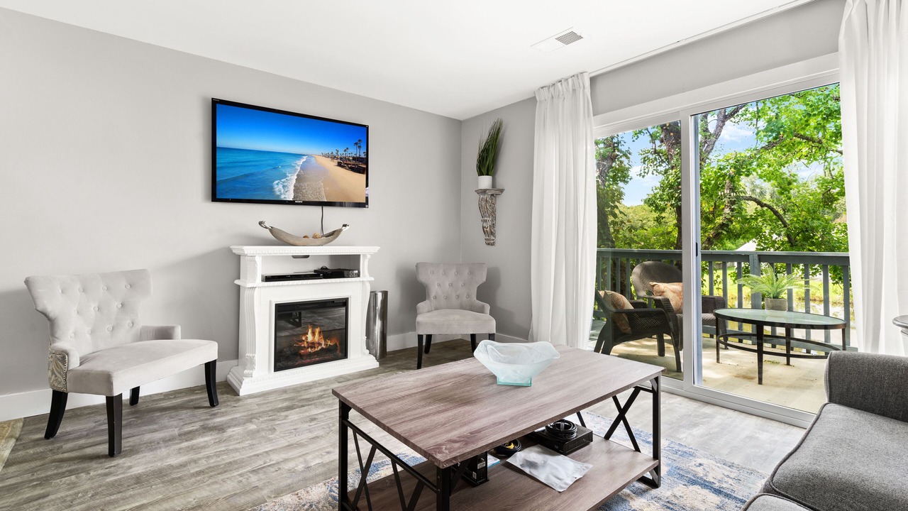 Photo of Livingroom in North Charleston