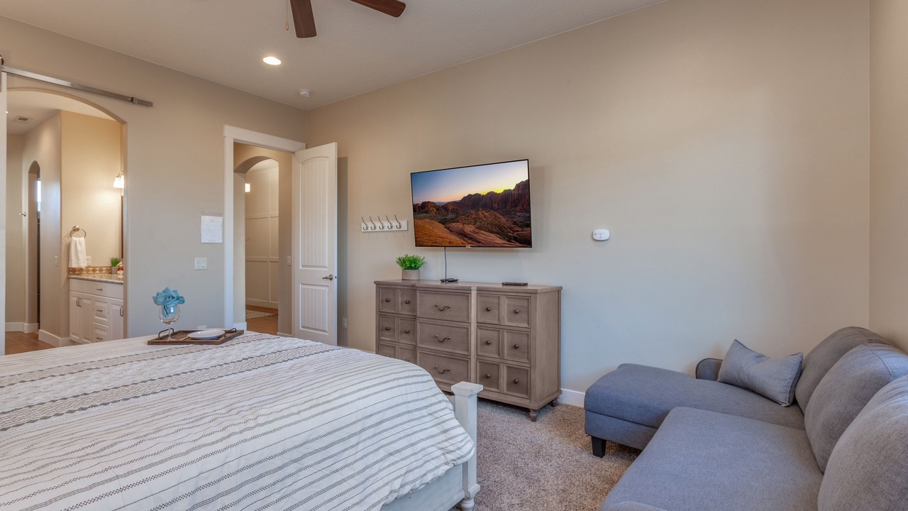 Photo of Bedroom in Hurricane