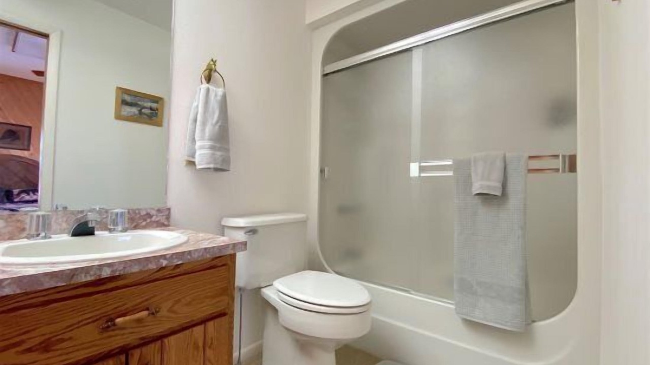 Photo of Bathroom in Wapiti