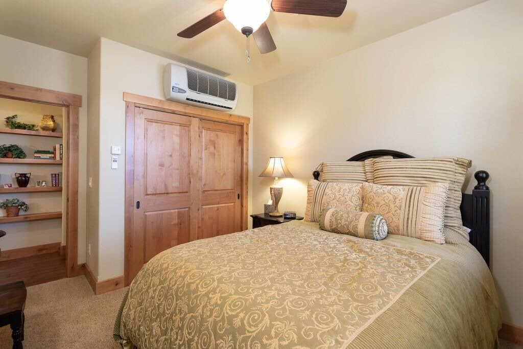 Photo of Bedroom in Lakeside