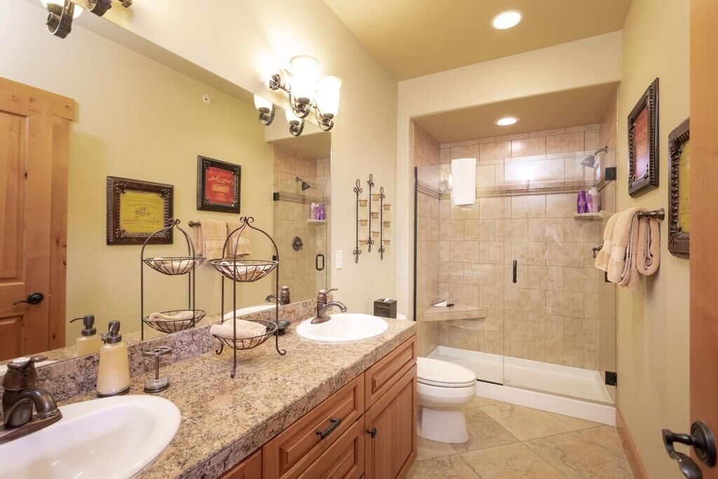 Photo of Bathroom in Lakeside