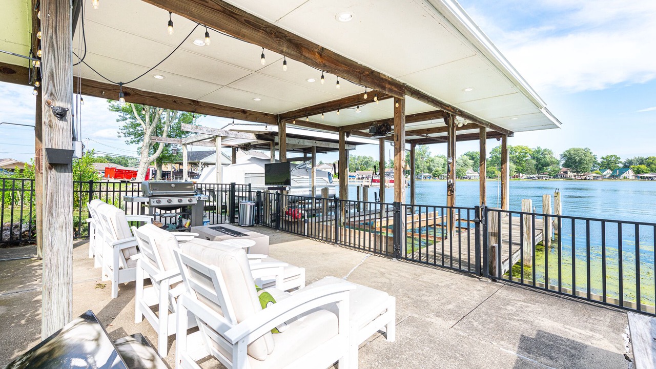 Photo of Outdoor in Lakeview
