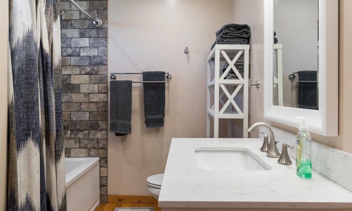 Photo of Bathroom in Leigh Creek Estates