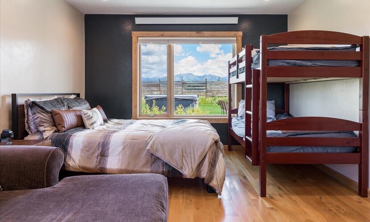 Photo of Bedroom in Leigh Creek Estates