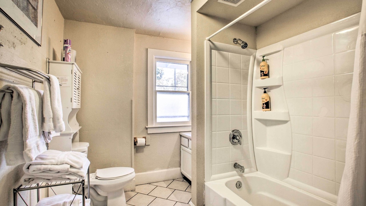 Photo of Bathroom in Garden District