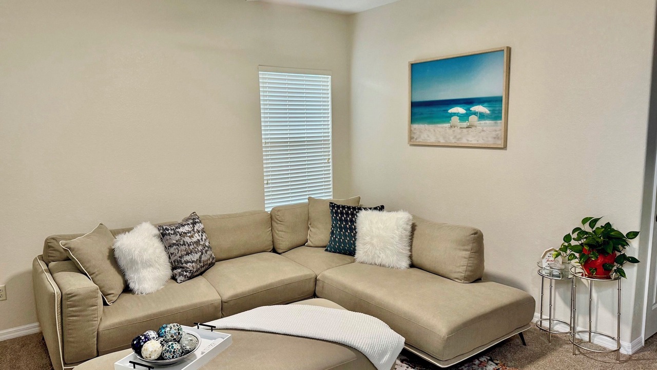 Photo of Livingroom in Sandy Ridge