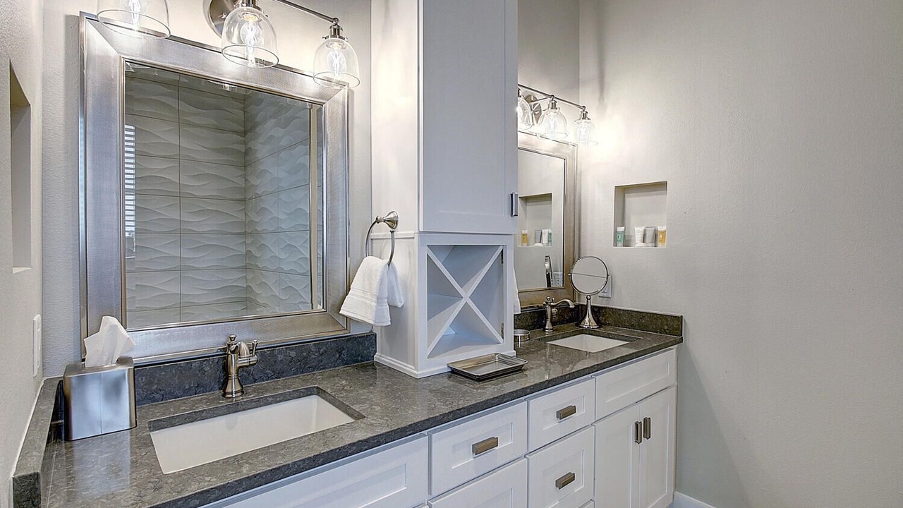 Photo of Bathroom in Cinnamon Shore