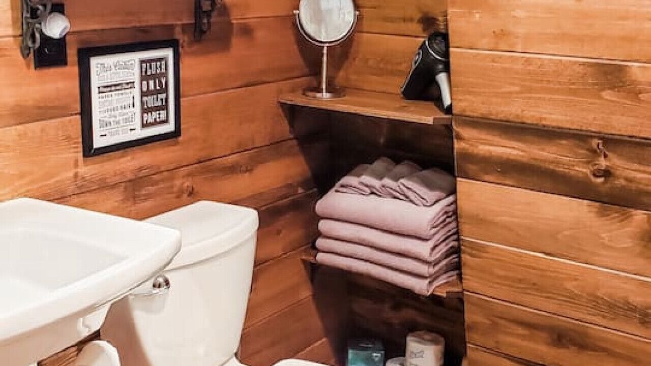 Photo of Bathroom in Meadow View Heights