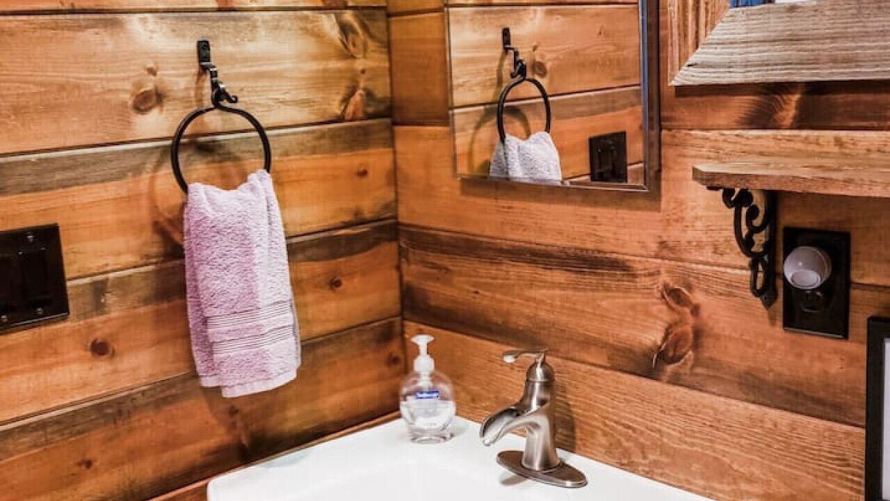 Photo of Bathroom in Meadow View Heights