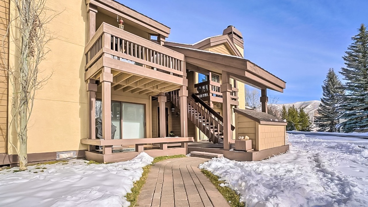 Photo of Outdoor in Elkhorn Village
