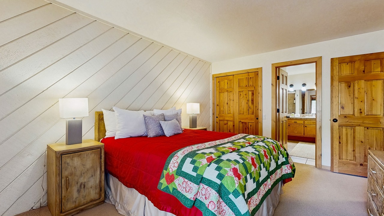 Photo of Bedroom in Elkhorn Village