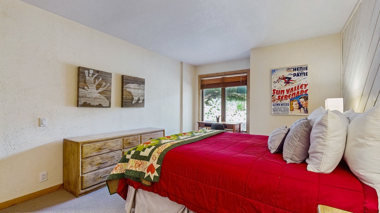Photo of Bedroom in Elkhorn Village