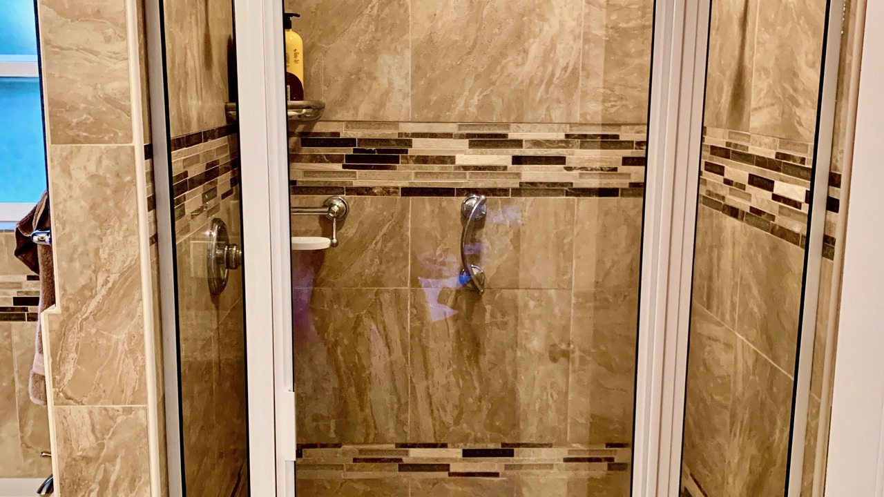 Photo of Bathroom in Island Park