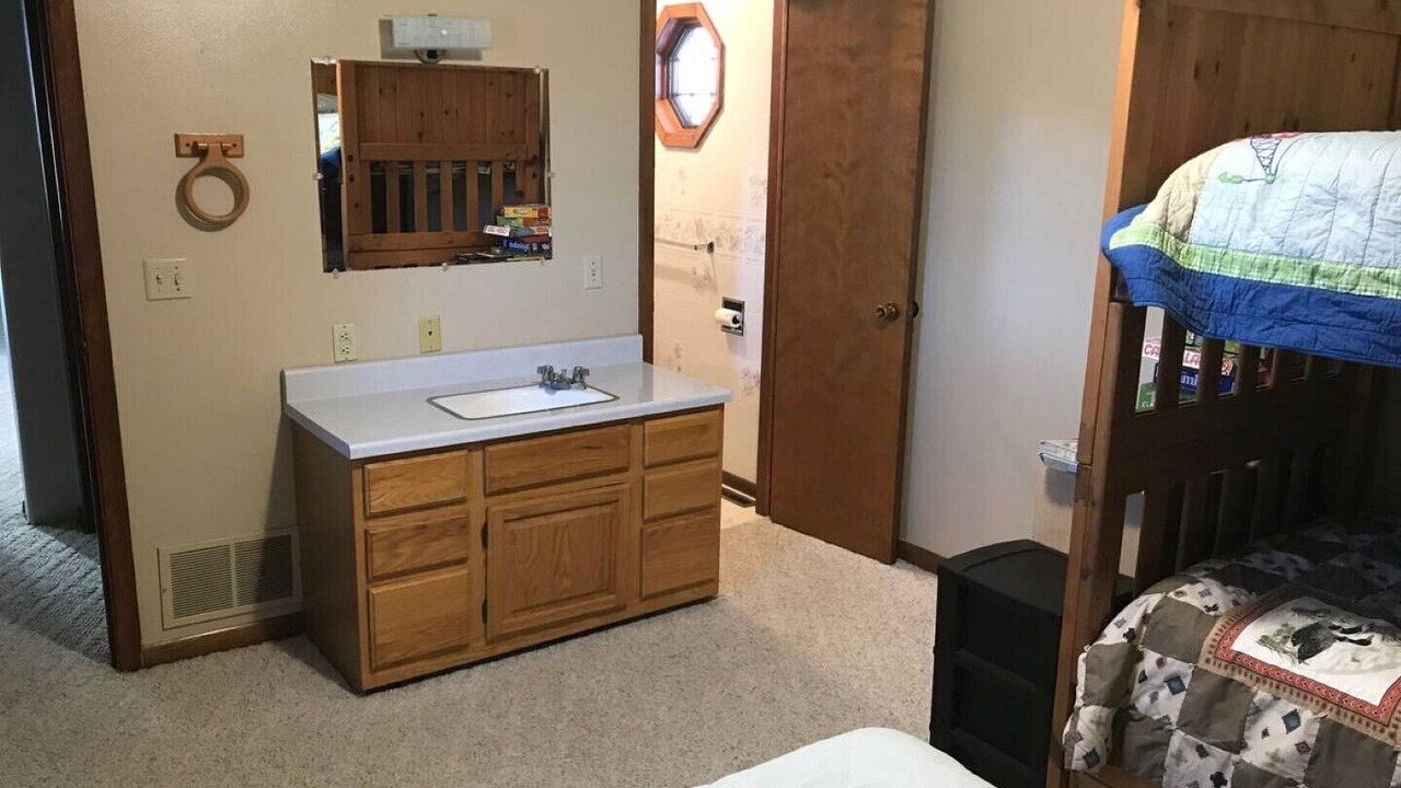 Photo of Bedroom in New Salem